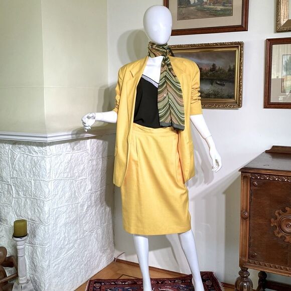 Vintage Fitting Image Yellow 2-Piece Skirt Suit - Picture 8 of 13